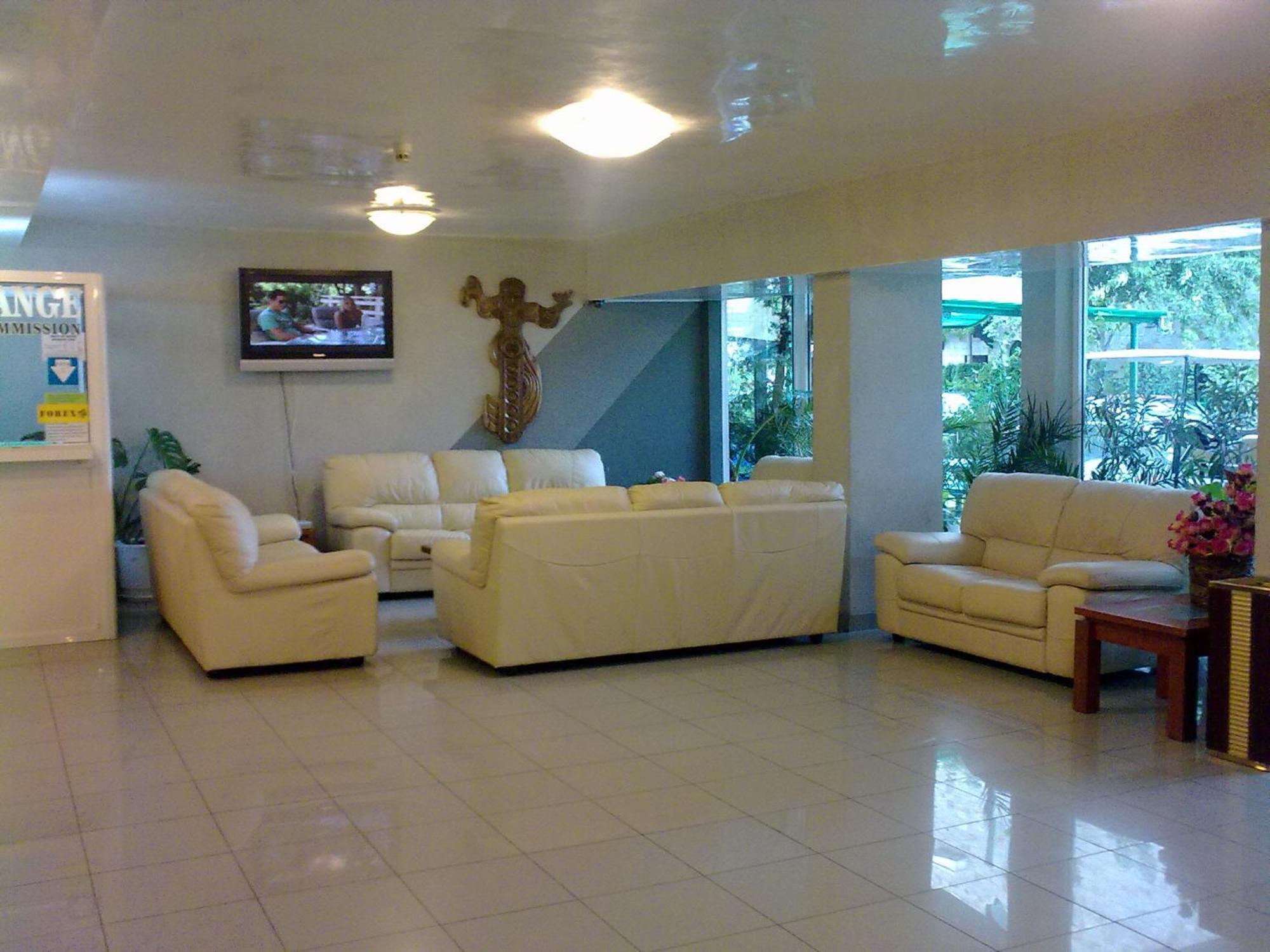 Hotel Yantra Pantai Sunny Bagian luar foto
