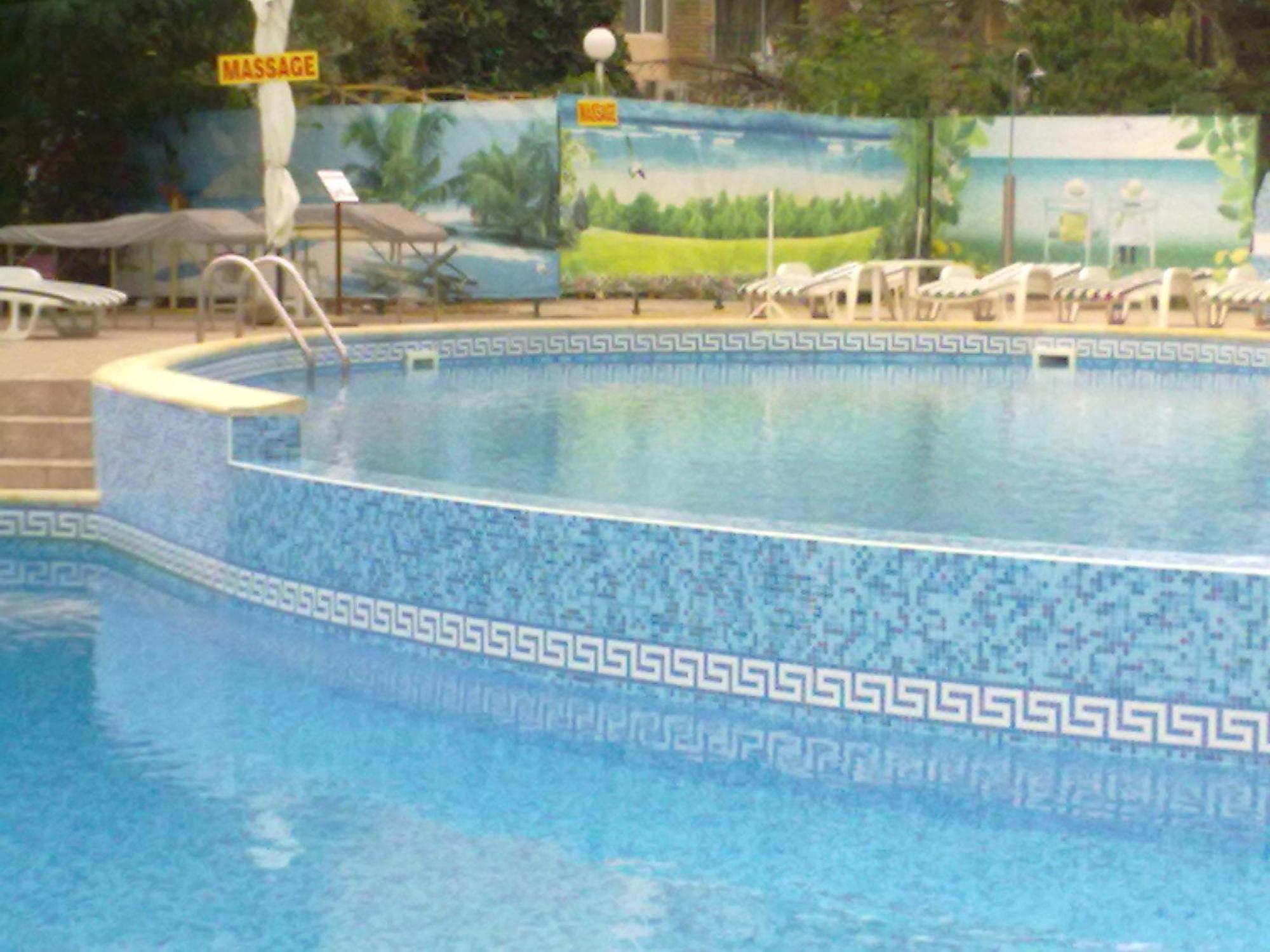 Hotel Yantra Pantai Sunny Bagian luar foto