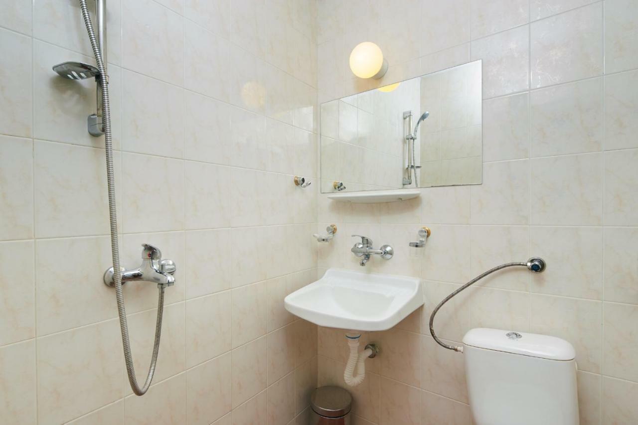 Hotel Yantra Pantai Sunny Bagian luar foto